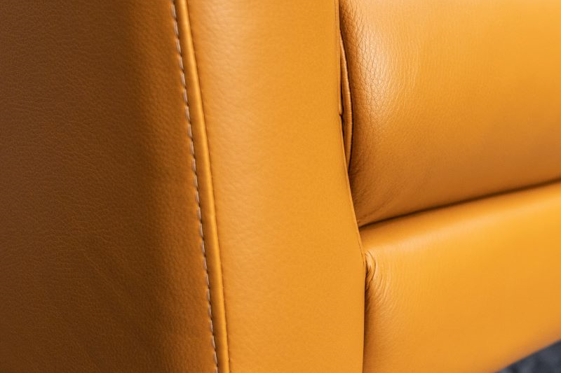 Leslie Sofa (Fabric / Full Leather)